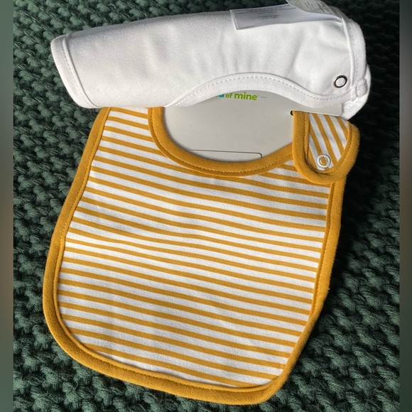 Carter’s baby bibs 3 pack - Picture 2 of 3